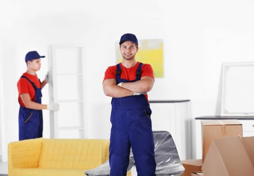 Organised moving day checklist for house removals in Chiswick